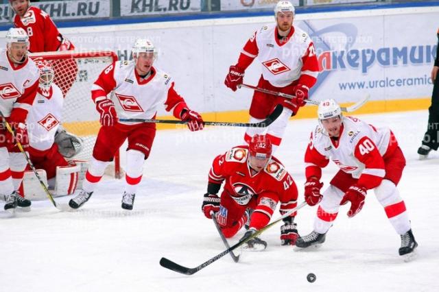 Photo hockey KHL - Kontinental Hockey League - KHL - Kontinental Hockey League - KHL : Ne pas se faire distancer