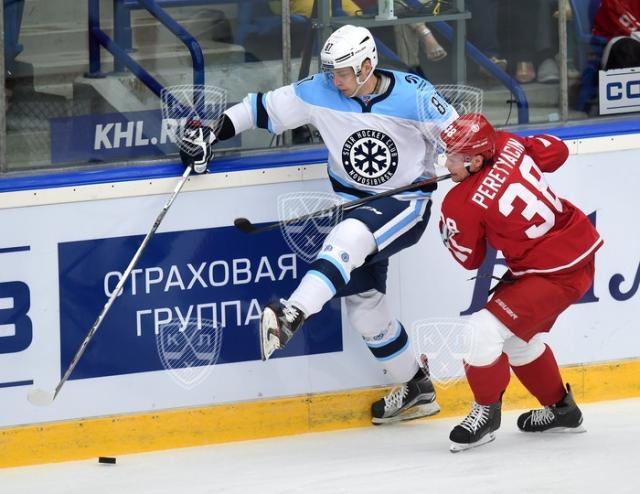 Photo hockey KHL - Kontinental Hockey League - KHL - Kontinental Hockey League - KHL : Rattraper son retard