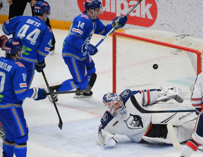 Photo hockey KHL - Kontinental Hockey League - KHL - Kontinental Hockey League - KHL : Un de plus et un de moins 