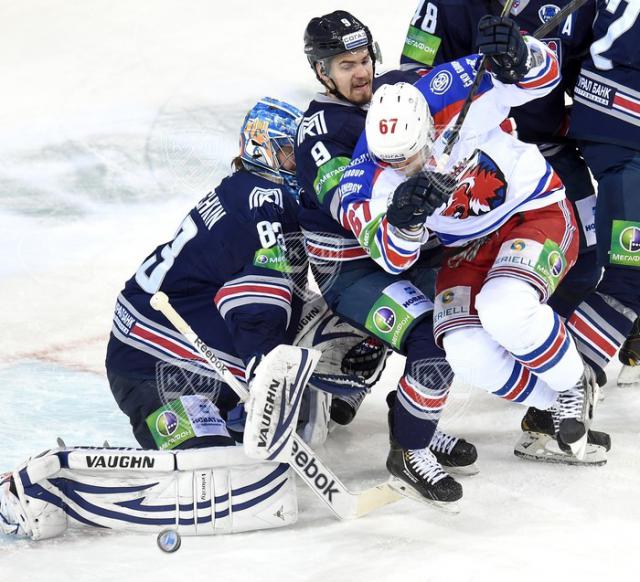 Photo hockey KHL - Kontinental Hockey League - KHL - Kontinental Hockey League - Mozyakin, la tte dans les toiles