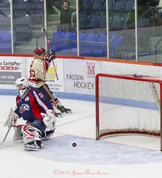 Photo hockey LHJMQ - Ligue de Hockey Junior Majeur du Qubec - LHJMQ - Ligue de Hockey Junior Majeur du Qubec - Les Maroons en chappent une !
