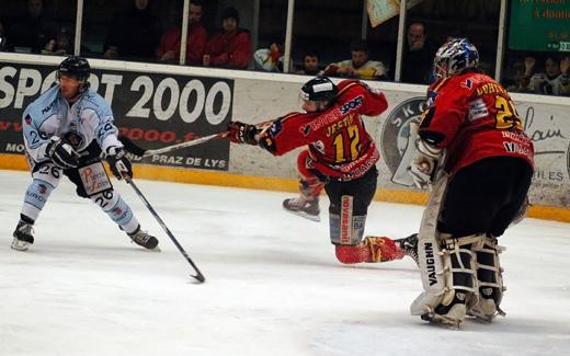 Photo hockey Ligue Magnus - Coupe de France : 1/2 finale : Morzine-Avoriaz vs Angers  - Les Ducs en route pour Bercy