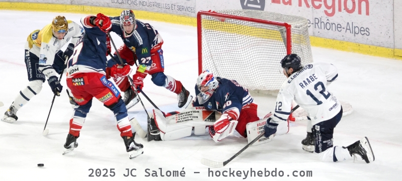 Photo hockey Ligue Magnus - Ligue Magnus  : 25�me journ�e : Grenoble  vs Gap  - Gap s�effondre � P�le Sud