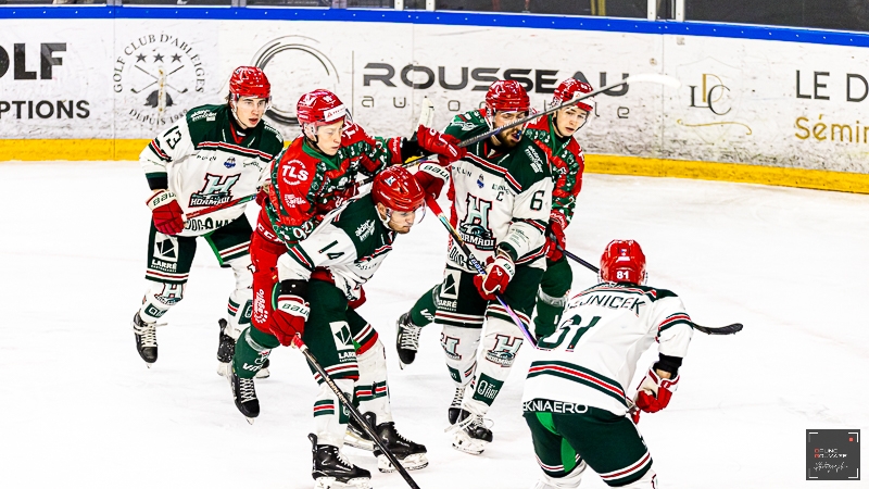 Photo hockey Ligue Magnus - Ligue Magnus  : 27�me journ�e : Cergy-Pontoise vs Anglet - Le Hormadi : cadeau de no�l de Sokay aux Jokers