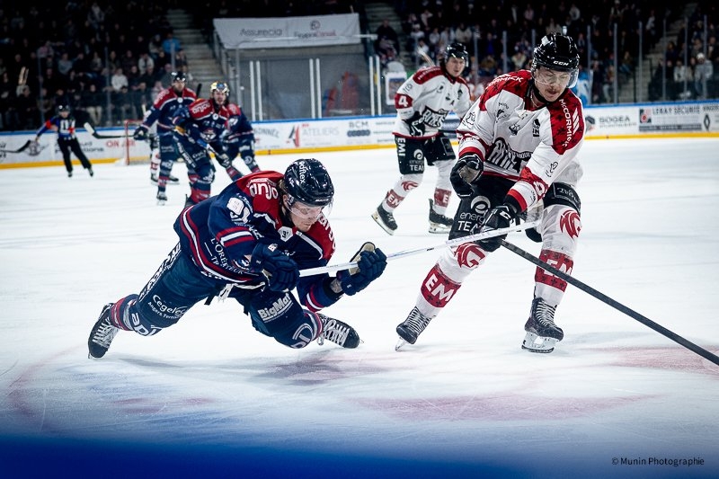 Photo hockey Ligue Magnus - Ligue Magnus  : 28�me journ�e : Angers  vs Amiens  - L�efficacit� angevine fait la diff�rence face � Amiens