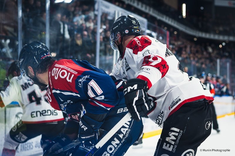 Photo hockey Ligue Magnus - Ligue Magnus  : 28�me journ�e : Angers  vs Amiens  - L�efficacit� angevine fait la diff�rence face � Amiens