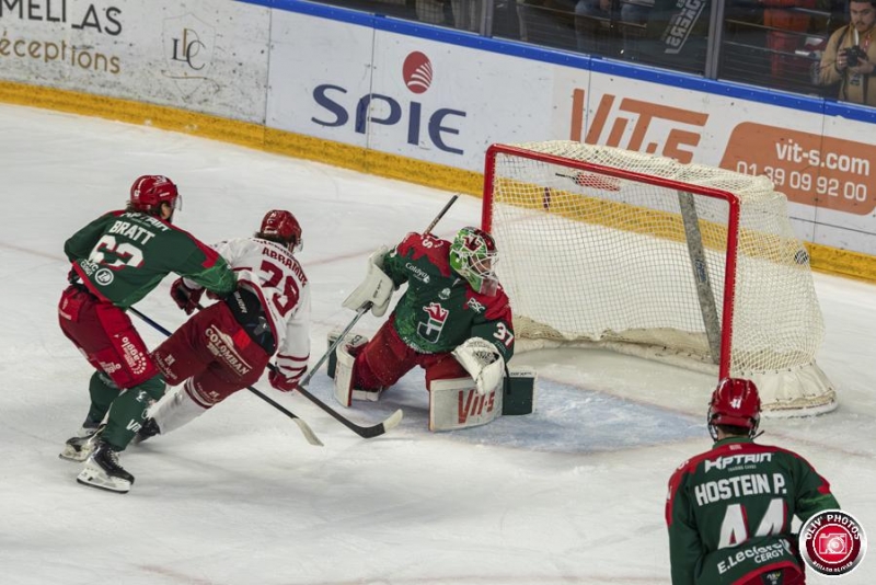 Photo hockey Ligue Magnus - Ligue Magnus  : 29�me journ�e : Cergy-Pontoise vs Brian�on  - Grosse d�convenue de Brian�on � Cergy