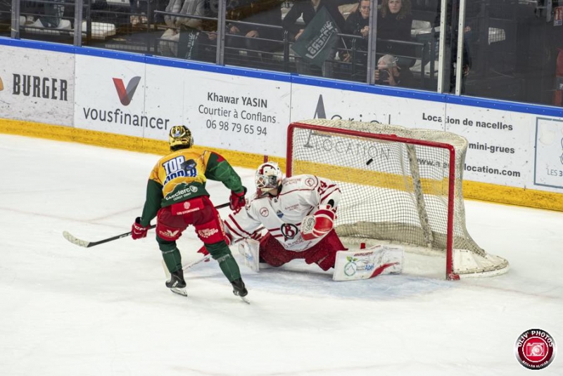 Photo hockey Ligue Magnus - Ligue Magnus  : 29�me journ�e : Cergy-Pontoise vs Brian�on  - Grosse d�convenue de Brian�on � Cergy