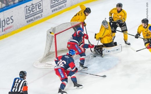 Photo hockey Ligue Magnus - Ligue Magnus  : 29�me journ�e : Grenoble  vs Rouen - Grenoble remporte le duel au sommet