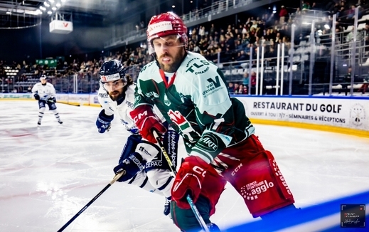 Photo hockey Ligue Magnus - Ligue Magnus  : 34�me journ�e : Cergy-Pontoise vs Gap  - Cergy s�en sort par un trou de souris face � Gap