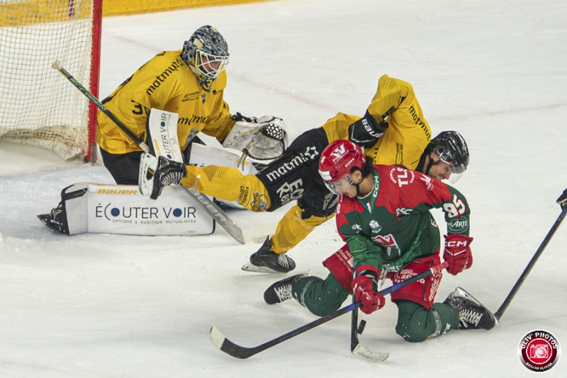 Photo hockey Ligue Magnus - Ligue Magnus  : 38�me journ�e : Cergy-Pontoise vs Rouen - Rouen en patron � Cergy