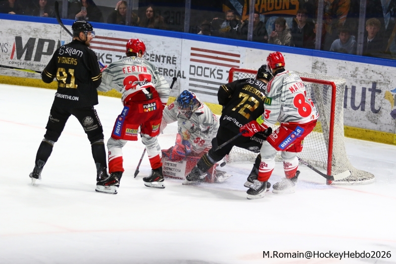 Photo hockey Ligue Magnus - Ligue Magnus : 39ème journée : Rouen vs Grenoble - LM : Rouen accentue son leader ship. Photo hockey Ligue Magnus - Ligue Magnus : 39ème journée : Rouen vs Grenoble - LM : Rouen accentue son leader ship.
