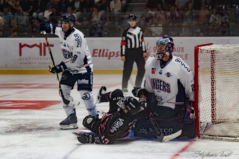 Photo hockey Ligue Magnus - Ligue Magnus  : 3me journe : Bordeaux vs Angers  - Les Boxers butent sur des solides Ducs angevins !