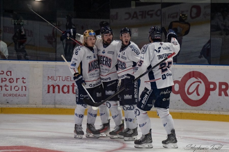 Photo hockey Ligue Magnus - Ligue Magnus  : 3me journe : Bordeaux vs Angers  - Les Boxers butent sur des solides Ducs angevins !