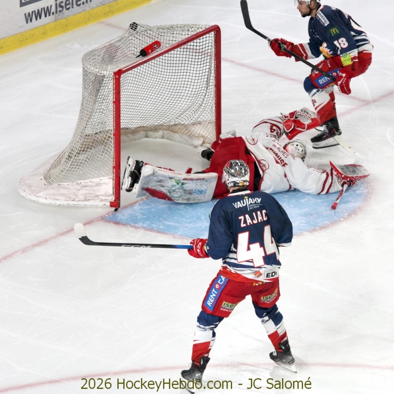 Photo hockey Ligue Magnus - Ligue Magnus  : 40�me journ�e : Grenoble  vs Brian�on  - Grenoble bat Brian�on sans briller