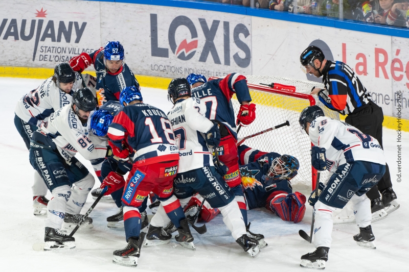 Photo hockey Ligue Magnus - Ligue Magnus - 1/2 de Finale - Match 1 : Grenoble  vs Angers  - Un match ferm� pour Grenoble