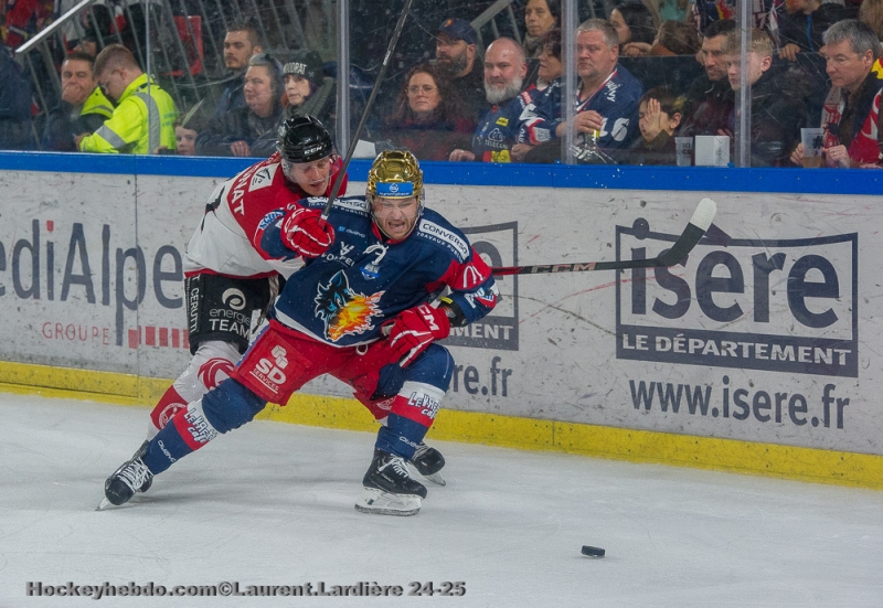 Photo hockey Ligue Magnus - Ligue Magnus - 1/2 Finale - Match 1 : Grenoble  vs Amiens  - Grenoble offre le 1er point  Amiens