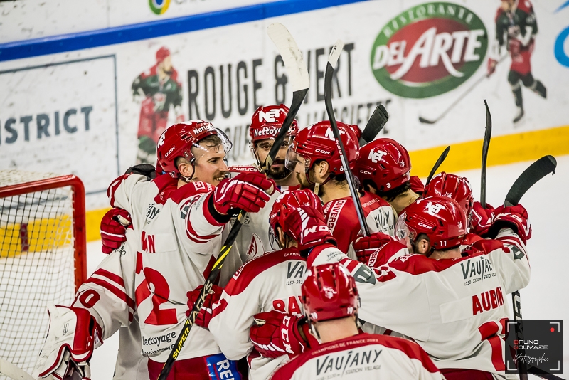 Photo hockey Ligue Magnus - Ligue Magnus - 1/2 finale match 4 : Cergy-Pontoise vs Grenoble  - LM : Grenoble dfendra son titre en finale