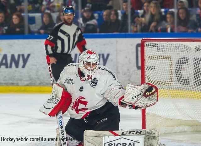 Photo hockey Ligue Magnus - Ligue Magnus - 1/4 de Finale - Match 1 : Grenoble  vs Amiens  - Grenoble simpose face  des Aminois poussifs