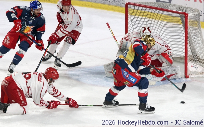 Photo hockey Ligue Magnus - Ligue Magnus - 1/4 de Finale - Match 1 : Grenoble  vs Brian�on  - Premi�re manche compliqu�e pour Grenoble.