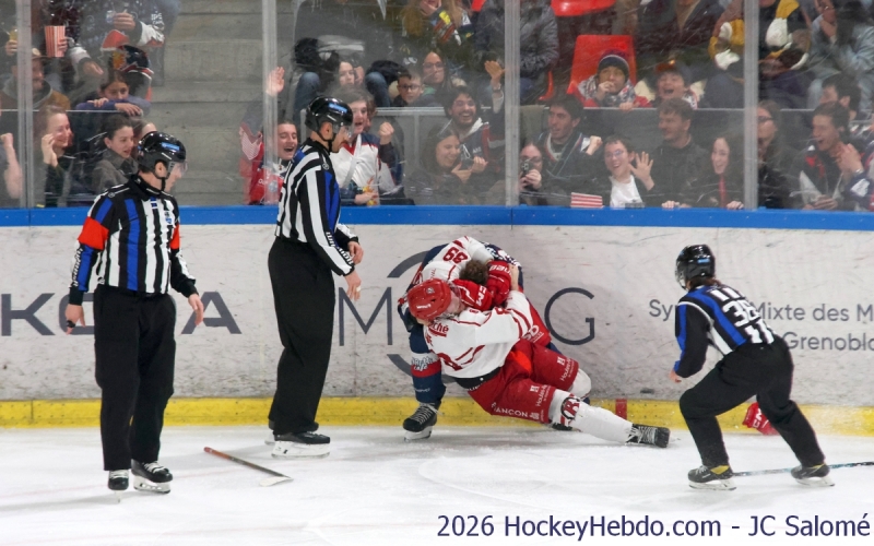 Photo hockey Ligue Magnus - Ligue Magnus - 1/4 de Finale - Match 1 : Grenoble  vs Brian�on  - Premi�re manche compliqu�e pour Grenoble.