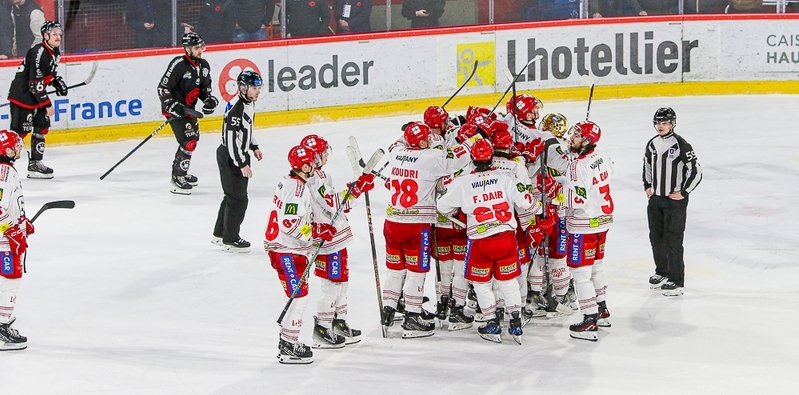 Photo hockey Ligue Magnus - Ligue Magnus - 1/4 de Finale - Match 3 : Amiens  vs Grenoble  - POFFS Magnus - Et de trois pour Grenoble face  Amiens 