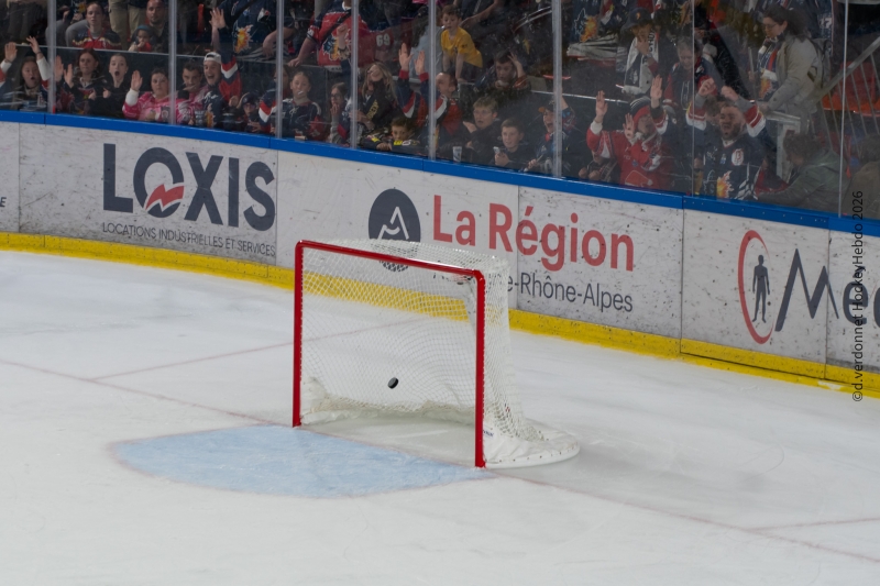 Photo hockey Ligue Magnus - Ligue Magnus - 1/4 de Finale - Match 5 : Grenoble  vs Brian�on  - Grenoble qualifi� pour les demis�!