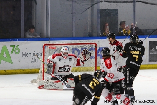 Photo hockey Ligue Magnus - Ligue Magnus - 1/4 de Finale - Match 5 : Rouen vs Amiens - Les dragons en maitre. Photo hockey Ligue Magnus - Ligue Magnus - 1/4 de Finale - Match 5 : Rouen vs Amiens - Les dragons en maitre.