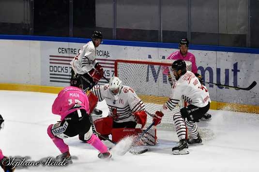 Photo hockey Ligue Magnus - Ligue Magnus : 10me journe  : Rouen vs Brianon  - Les dragon brule le diable.