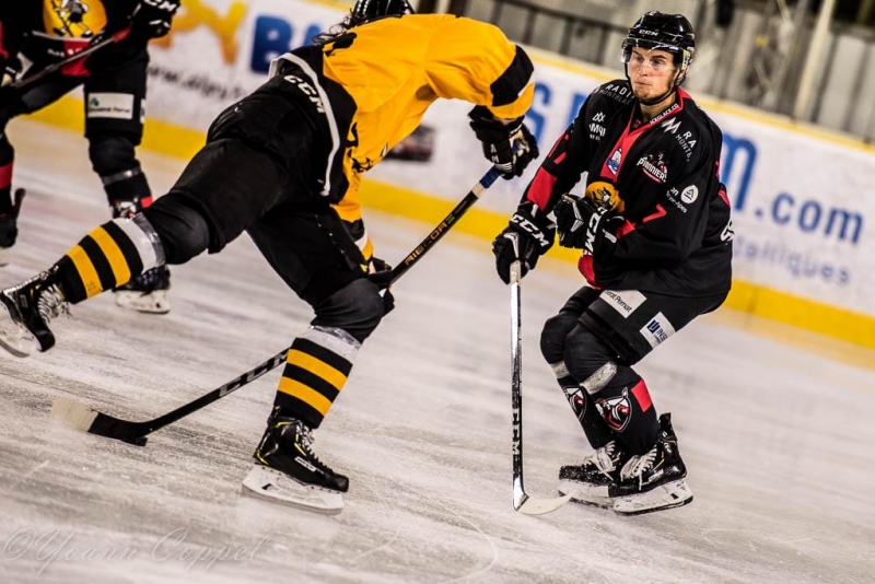 Photo hockey Ligue Magnus - Ligue Magnus : 10me journe : Chamonix  vs Strasbourg  - LEtoile Noire teinte par les Pionniers en moins de 10 minutes