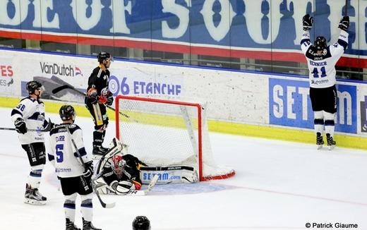 Photo hockey Ligue Magnus - Ligue Magnus : 10me journe : Nice vs Gap  - Les Rapaces volent plus loin que les Aigles