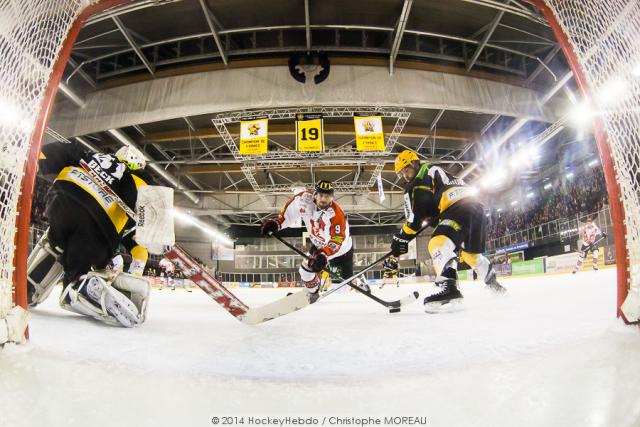 Photo hockey Ligue Magnus - Ligue Magnus : 10me journe : Strasbourg  vs Amiens  - Strasbourg dans un trou noir