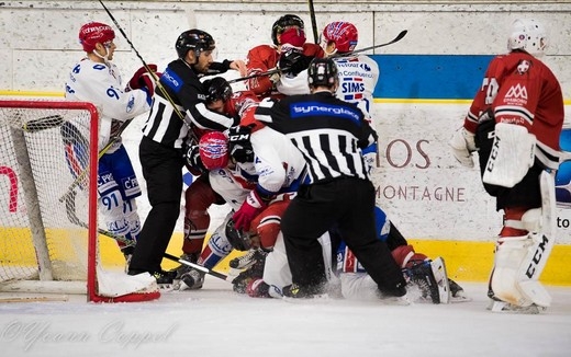 Photo hockey Ligue Magnus - Ligue Magnus : 12me journe : Chamonix  vs Lyon - La dbcle Chamoniarde