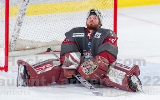 Photo hockey Ligue Magnus - Ligue Magnus : 12me journe : Grenoble  vs Bordeaux - Bordeaux diminu prend une valise  Pole Sud