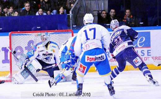 Photo hockey Ligue Magnus - Ligue Magnus : 12me journe : Grenoble  vs Gap  - Grenoble plus coriace que le rapace!