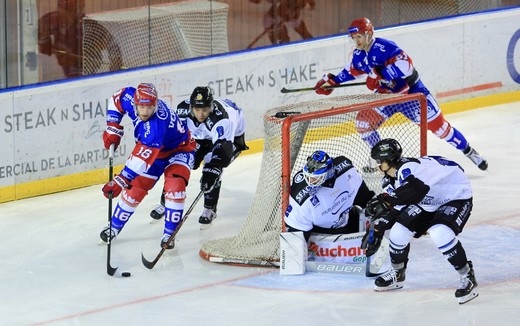 Photo hockey Ligue Magnus - Ligue Magnus : 12me journe : Lyon vs Gap  - Lyon sort les crocs
