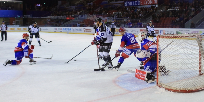 Photo hockey Ligue Magnus - Ligue Magnus : 12me journe : Lyon vs Gap  - Lyon sort les crocs