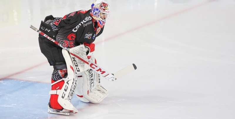 Photo hockey Ligue Magnus - Ligue Magnus : 15me journe : Amiens  vs Gap  - Amiens-Gap, la parole  la dfense.