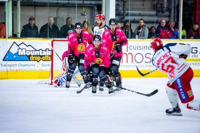 Photo hockey Ligue Magnus - Ligue Magnus : 15me journe : Chamonix  vs Grenoble  - Les Pionniers ont donn du fil  retordre  Grenoble