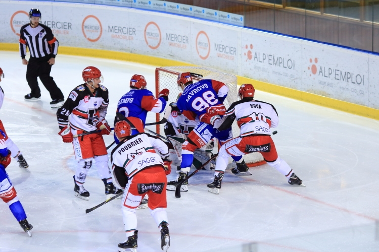 Photo hockey Ligue Magnus - Ligue Magnus : 15me journe : Lyon vs Anglet - Il reste encore de l