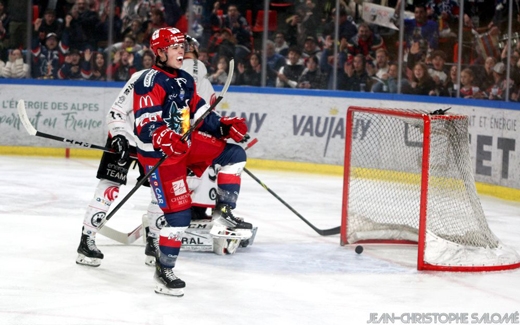 Photo hockey Ligue Magnus - Ligue Magnus : 16me journe : Grenoble  vs Amiens  - Grenoble domine des Aminois peu motivs.