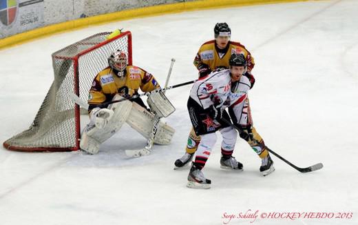Photo hockey Ligue Magnus - Ligue Magnus : 17me journe  : Morzine-Avoriaz vs Mulhouse - Les Pingouins sur le fil