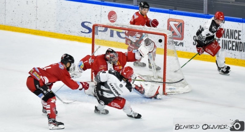 Photo hockey Ligue Magnus - Ligue Magnus : 17me journe : Cergy-Pontoise vs Brianon  - Feu dartifice offensif pour les Jokers