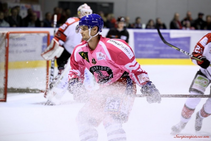 Photo hockey Ligue Magnus - Ligue Magnus : 17me journe : Mulhouse vs Amiens  - Aux coudes  coudes 