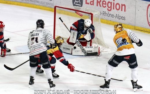 Photo hockey Ligue Magnus - Ligue Magnus : 18me journe : Grenoble  vs Angers  - Angers fait tomber le leader Grenoble !