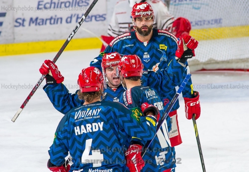 Photo hockey Ligue Magnus - Ligue Magnus : 19me journe : Grenoble  vs Brianon  - Duel des extrmes ennuyeux