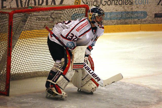 Photo hockey Ligue Magnus - Ligue Magnus : 19me journe : Morzine-Avoriaz vs Grenoble  - Le Loup tourmente le Pingouin