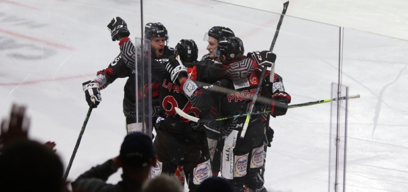 Photo hockey Ligue Magnus - Ligue Magnus : 1re journe : Amiens  vs Angers  - Les Ducs ont fini par avoir la peau des Gothiques