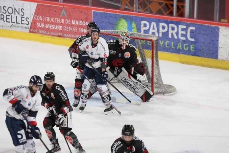 Photo hockey Ligue Magnus - Ligue Magnus : 1re journe : Amiens  vs Angers  - Les Ducs ont fini par avoir la peau des Gothiques