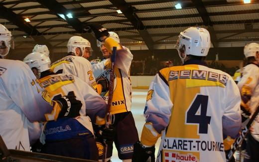 Photo hockey Ligue Magnus - Ligue Magnus : 21me journe : Neuilly/Marne vs Chamonix  - Et le chamois terrassa le bison